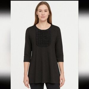 EUC EILEEN FISHER BLACK RUFFLE BIB FRONT 3/4 SLEEVE TOP SIZE L